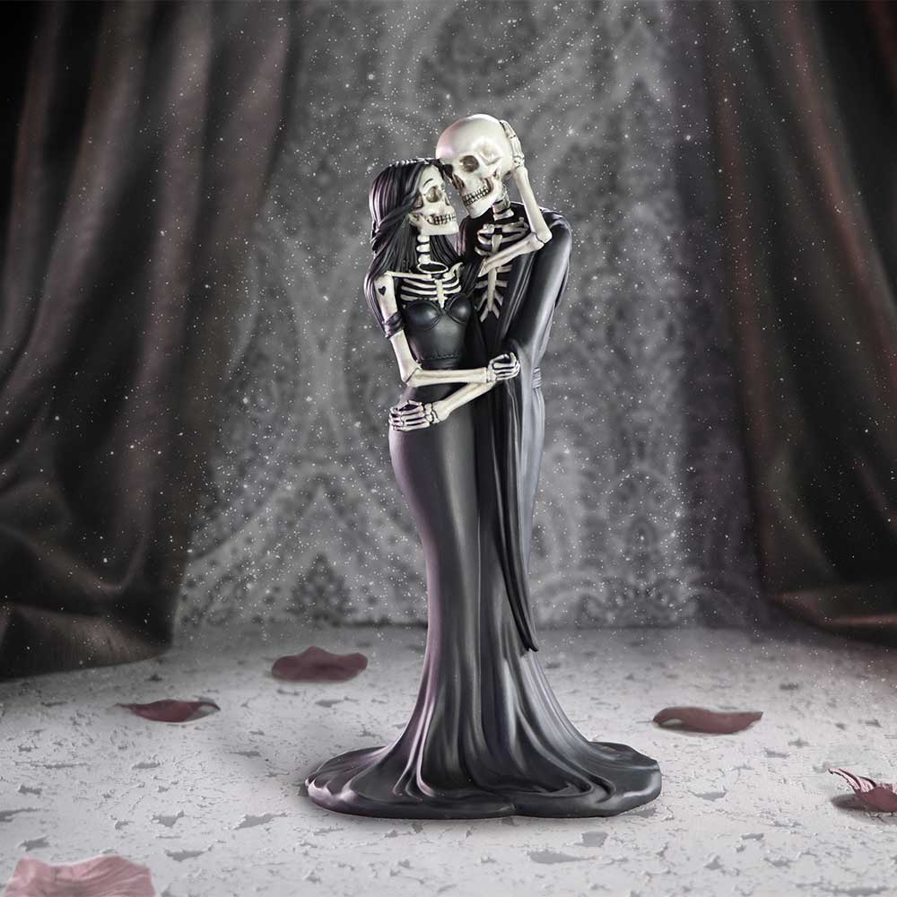 Eternal Embrace  24cm